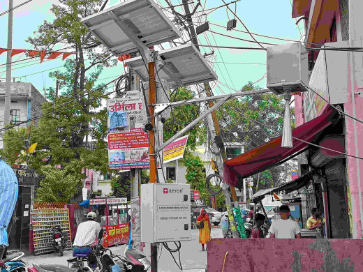 बाढ़ आपदाओं से बचाव के लिए छाता चौक के पास मॉनिटरिंग सेंसर की स्थापना